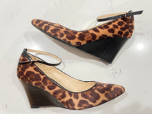 Load image into Gallery viewer, Nine West CEAPXP2 Leopard Wedges Sz 10
