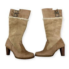 Load image into Gallery viewer, 11.20 BOOTS Sz 6.5 UGG Raya 5598 Taupe Leather Block Heel w/Sheepskin Trim