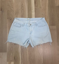 Load image into Gallery viewer, 4.24 SHORTS Sz 14 Light Denim Cutoff
