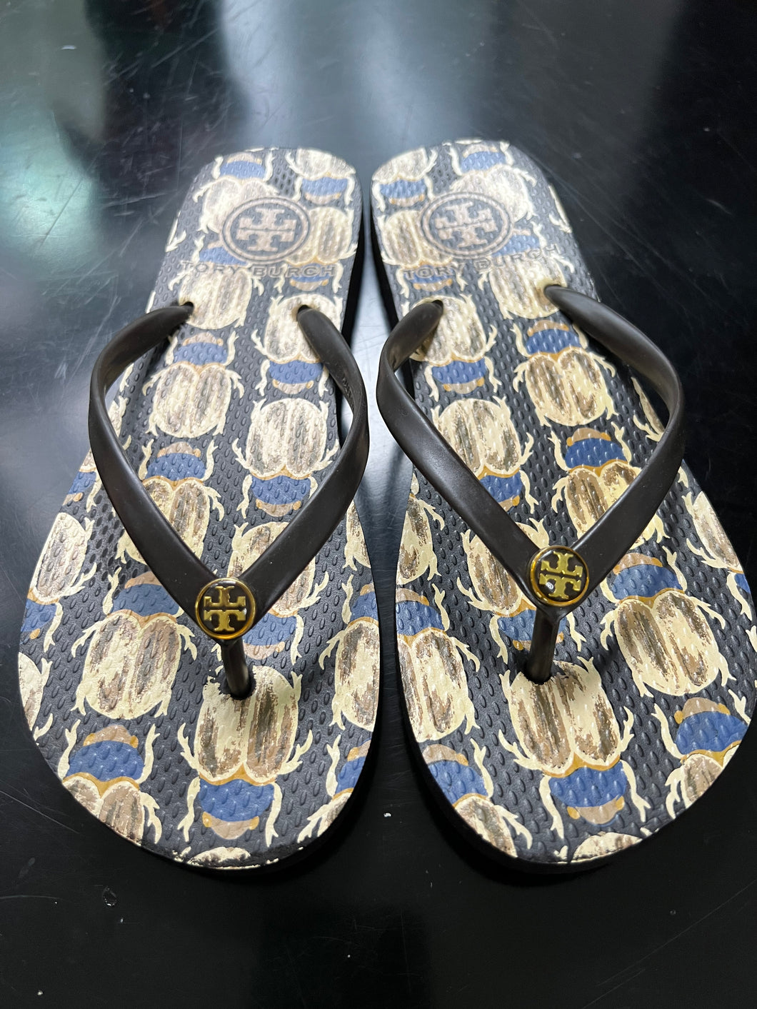 8.19.22 SHOES Sz 8 Tory Burch Brown Scarab Flip Flops/Sandals