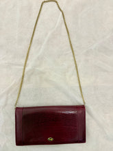 Load image into Gallery viewer, Vintage Style Horse Carriage Wallet on Chain Crossbody - Burgundy Pebbled Bag
