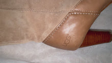 Load and play video in Gallery viewer, 11.20 BOOTS Sz 6.5 UGG Raya 5598 Taupe Leather Block Heel w/Sheepskin Trim
